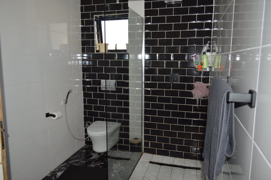 4 Bedroom Property for Sale in Wilkoppies North West